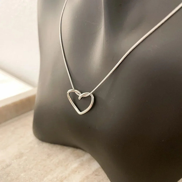 Silver Heart Pendant Necklace Heart Necklace Minimalist Dainty Necklace - Picture 6 of 6